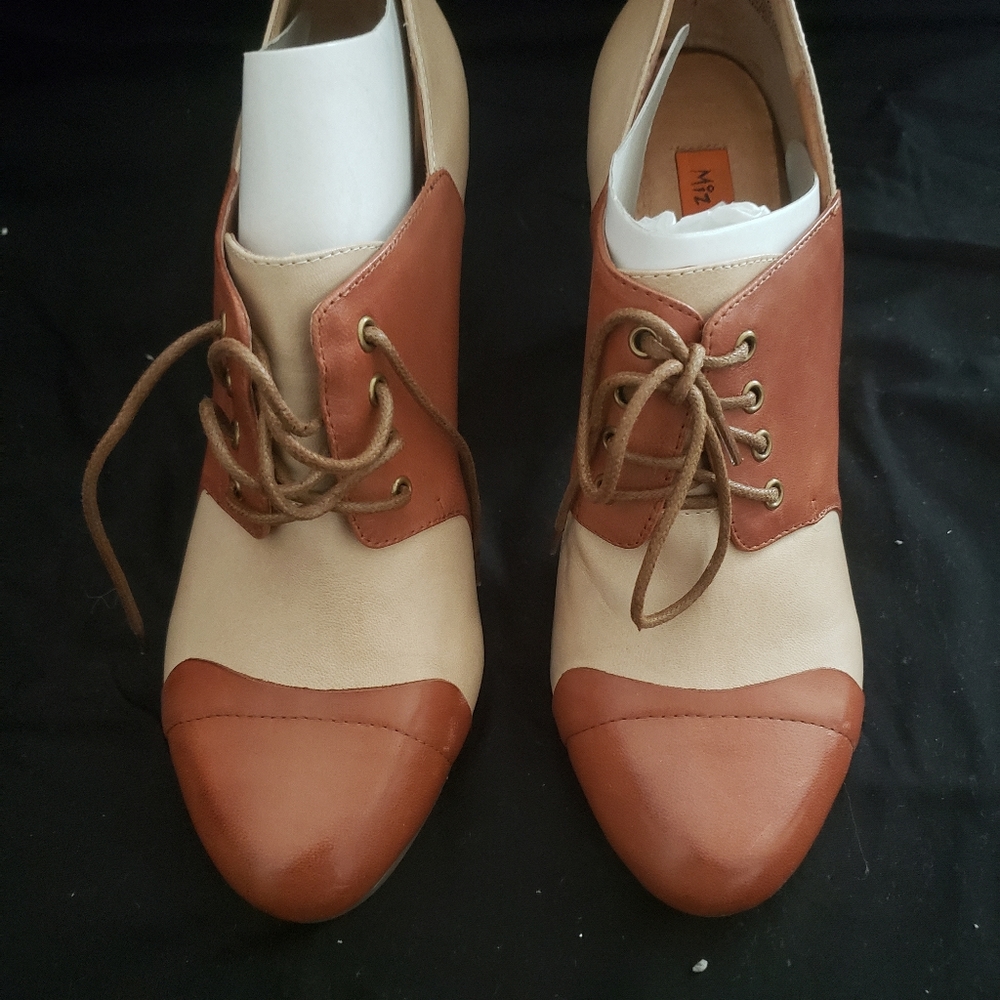 Shoes - Picture 4 of 4